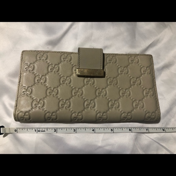 Gucci Beige Soft Guccissima Leather Wallet, gold hardware. Authentic. Like new - Picture 1 of 4
